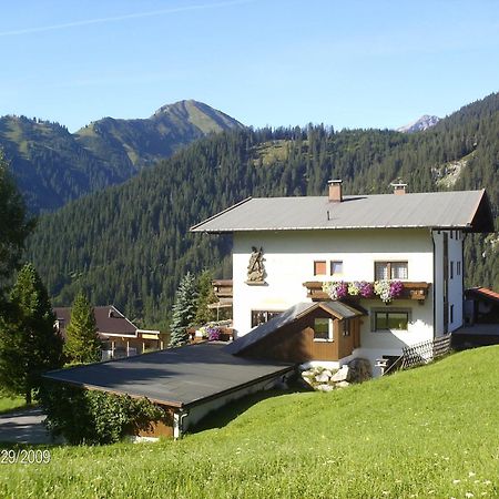 Gaestehaus Bergland Berwang Buitenkant foto