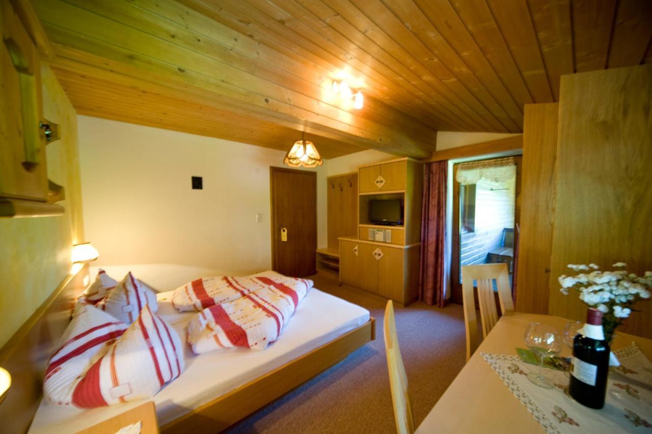 Gaestehaus Bergland Berwang Buitenkant foto