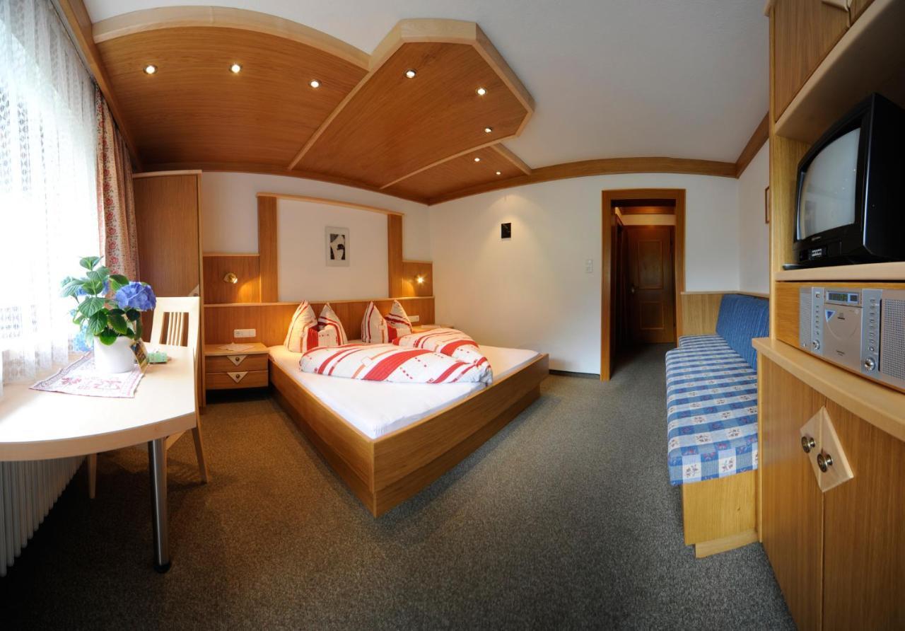 Gaestehaus Bergland Berwang Buitenkant foto