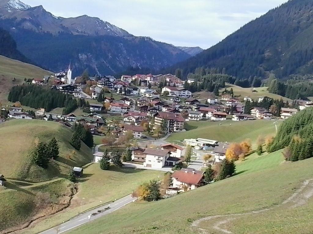 Gaestehaus Bergland Berwang Buitenkant foto