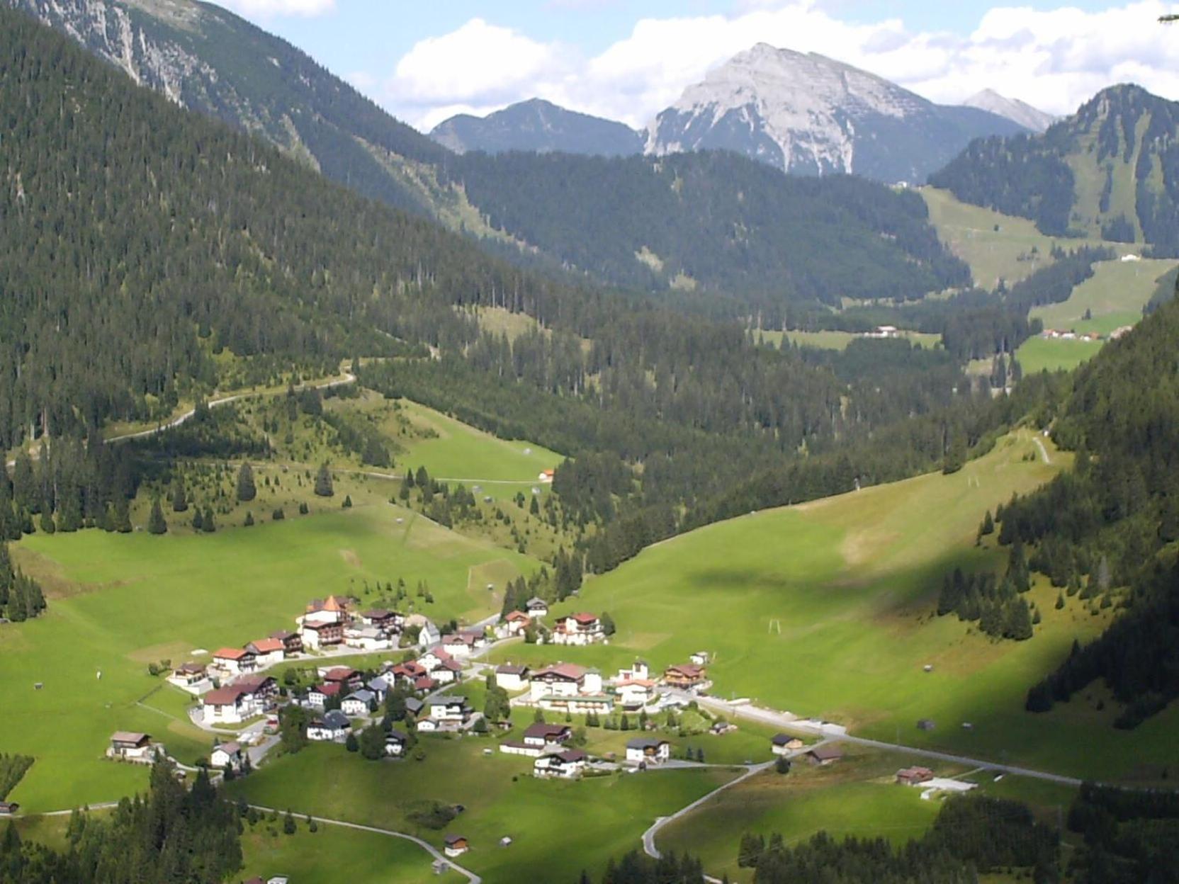 Gaestehaus Bergland Berwang Buitenkant foto