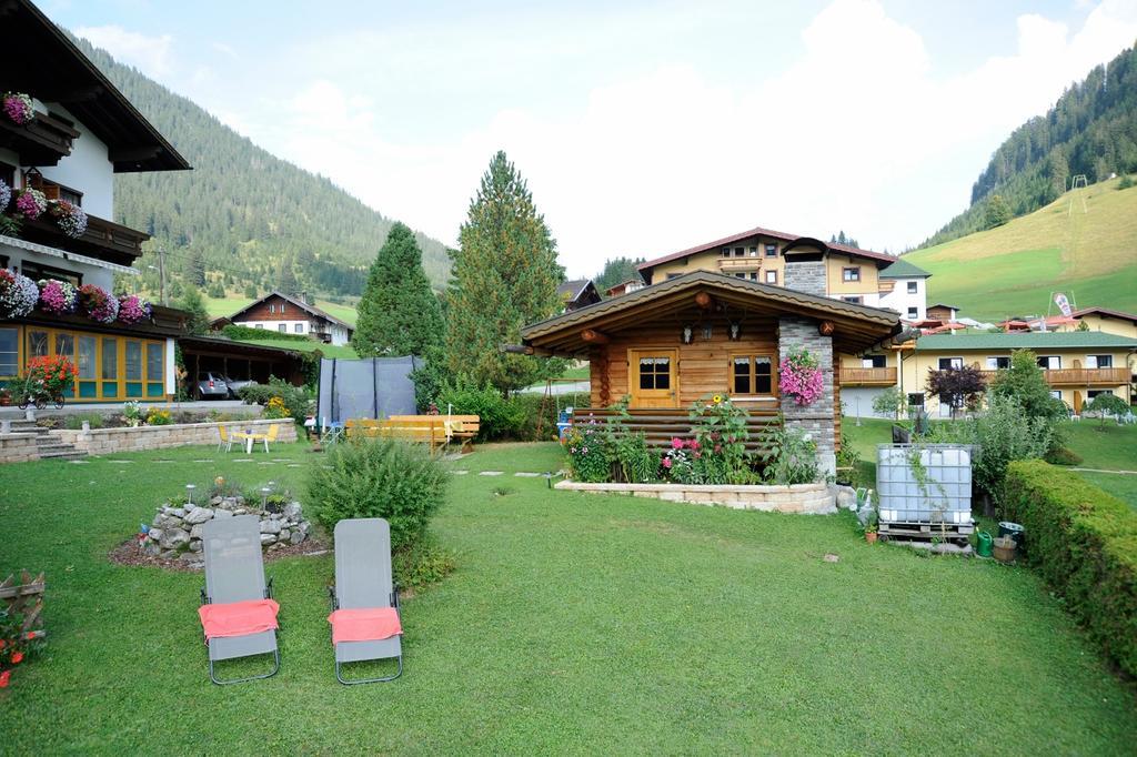 Gaestehaus Bergland Berwang Buitenkant foto