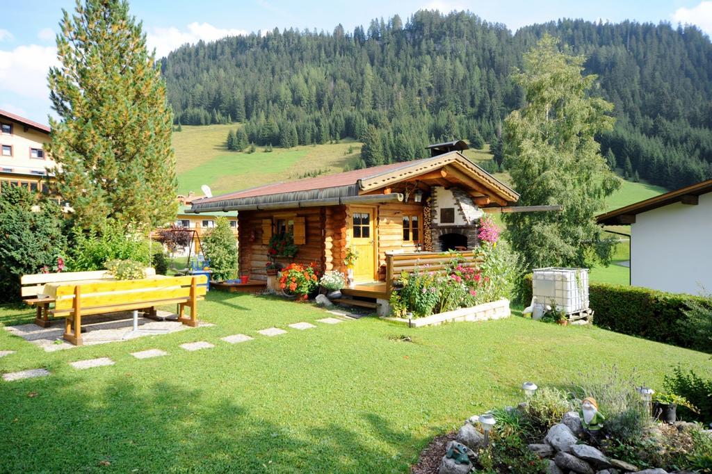 Gaestehaus Bergland Berwang Buitenkant foto