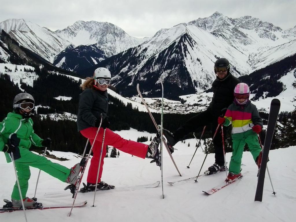 Gaestehaus Bergland Berwang Buitenkant foto