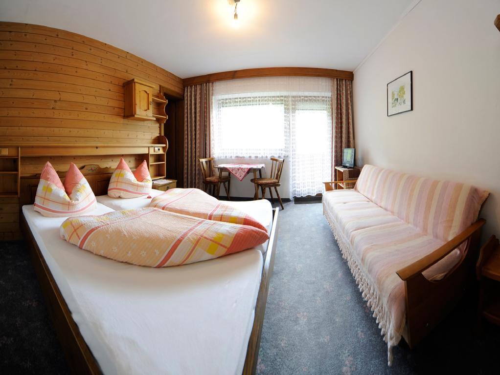 Gaestehaus Bergland Berwang Buitenkant foto