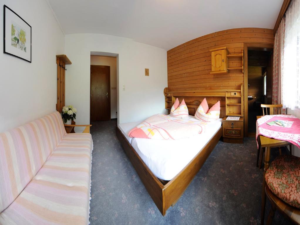 Gaestehaus Bergland Berwang Buitenkant foto