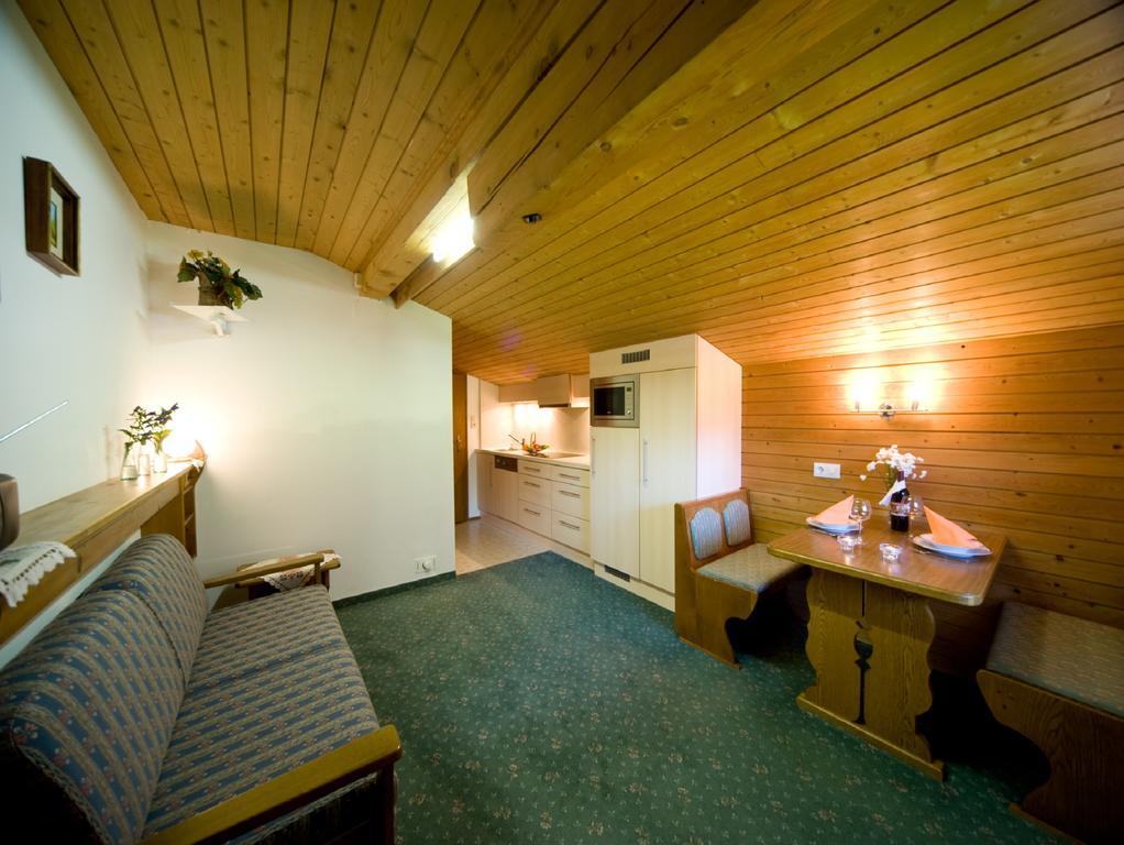 Gaestehaus Bergland Berwang Buitenkant foto